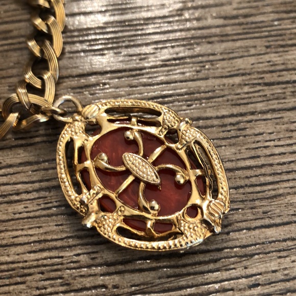 Antique Gold Chain Bracelet w/Faux Stone Cameo - Picture 10 of 16